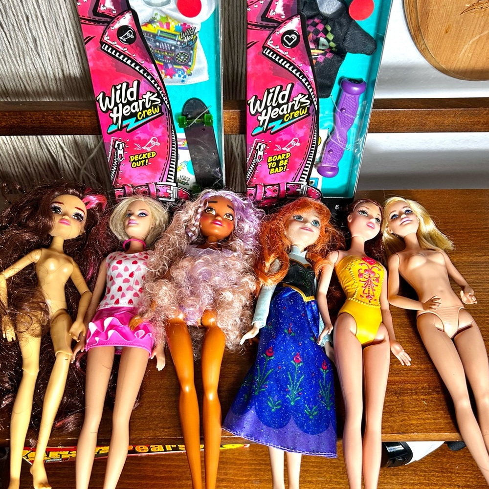 Disney Barbie Bundle Of 8 Beauty & The Best Doll, Frozen Ana Doll & Accessories